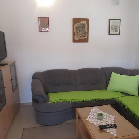 Apartment Luani Zdrelac