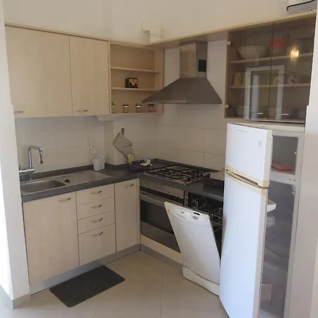Apartment Luani *
